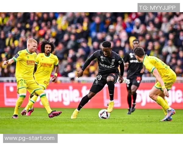 英超激战莱比锡与里昂鏖战90分钟终以平局收场逆转瞬间引发全场沸腾