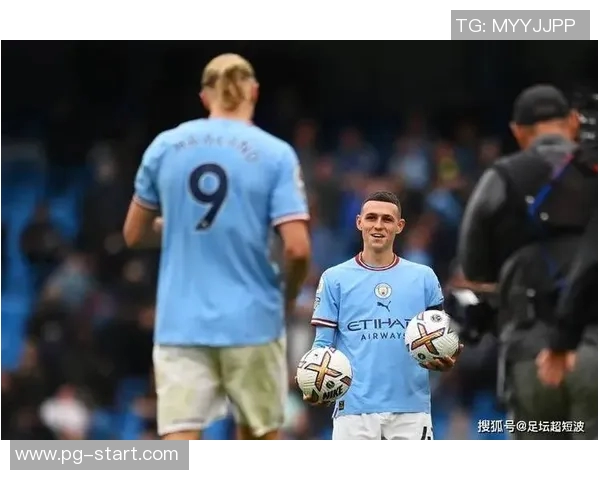 意甲激情对决那不勒斯5-0横扫阿森纳帽子戏法引发争议判罚热议