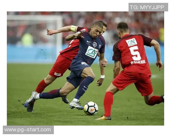 巴黎圣日耳曼强势击败AC米兰晋级世界杯点球大战精彩瞬间回顾